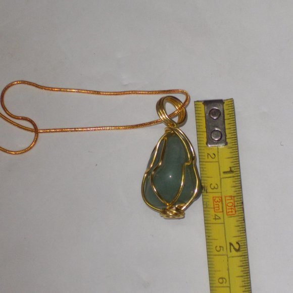 New gorgeous green wire wrapped stone necklace, hand made! - Picture 3 of 4